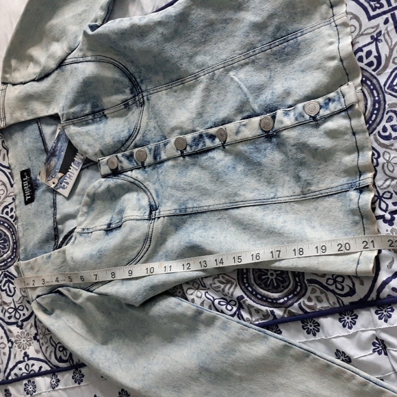 NWT Thrill Medium Novelty Acid Wash Dirty Blue Bustier Denim Jean Jacket - Picture 8 of 17
